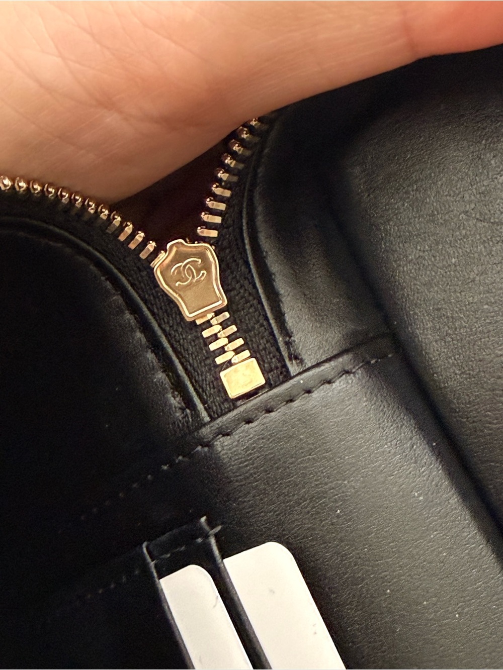 CHANEL Slim Vanity Top Handle With removable gold strap. - Picture 9 of 11